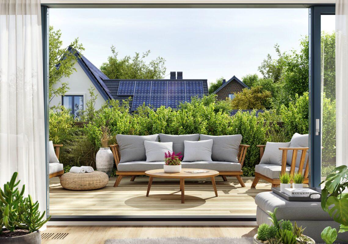 Terrassenüberdachung mit Lounge, Blick in den Garten