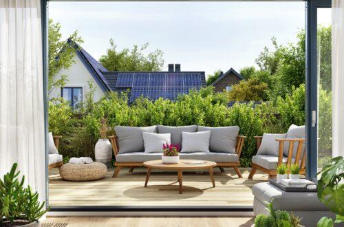 Terrassenüberdachung mit Lounge, Blick in den Garten